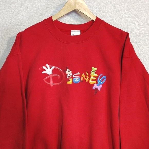 VTG Walt Disney World Characters Spell Out Sweatshirt Sz Large Red Disney Store - Picture 3 of 9